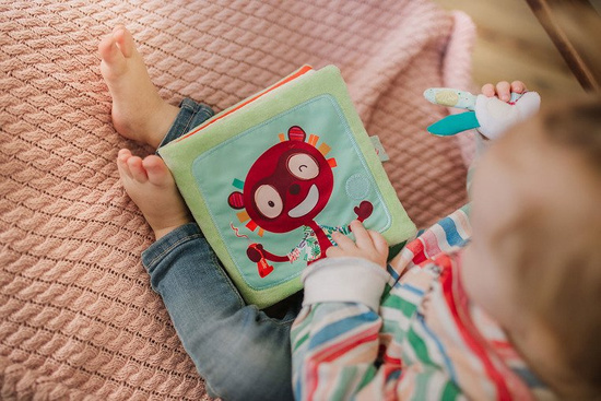 Książeczka z mini-pacynką wielofunkcyjna Królik dentysta 9m+, LILLIPUTIENS 